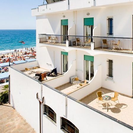Hotel Ligure Споторно Екстериор снимка