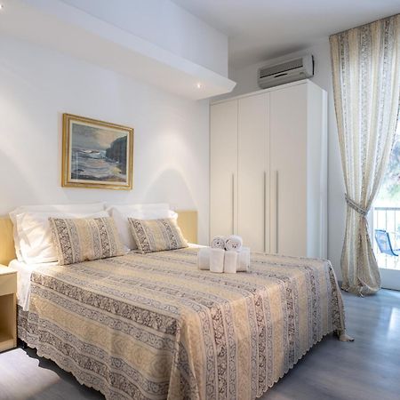 Hotel Ligure Споторно Екстериор снимка