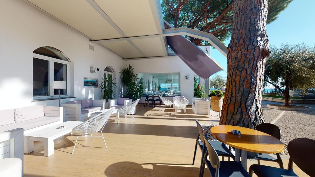 Hotel Ligure Споторно Екстериор снимка
