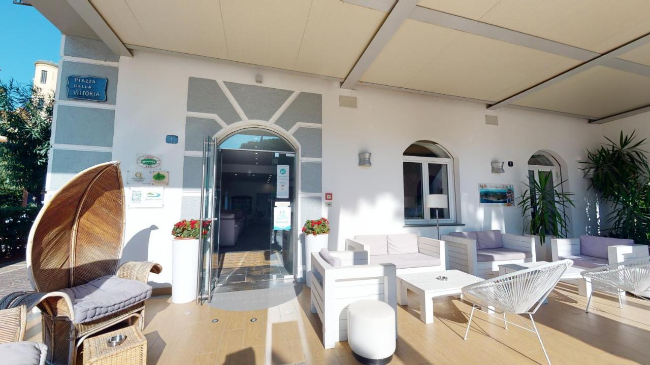Hotel Ligure Споторно Екстериор снимка