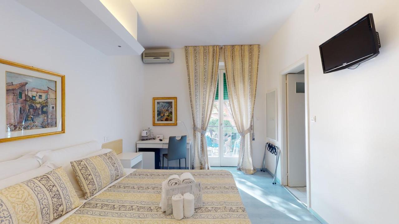 Hotel Ligure Споторно Екстериор снимка