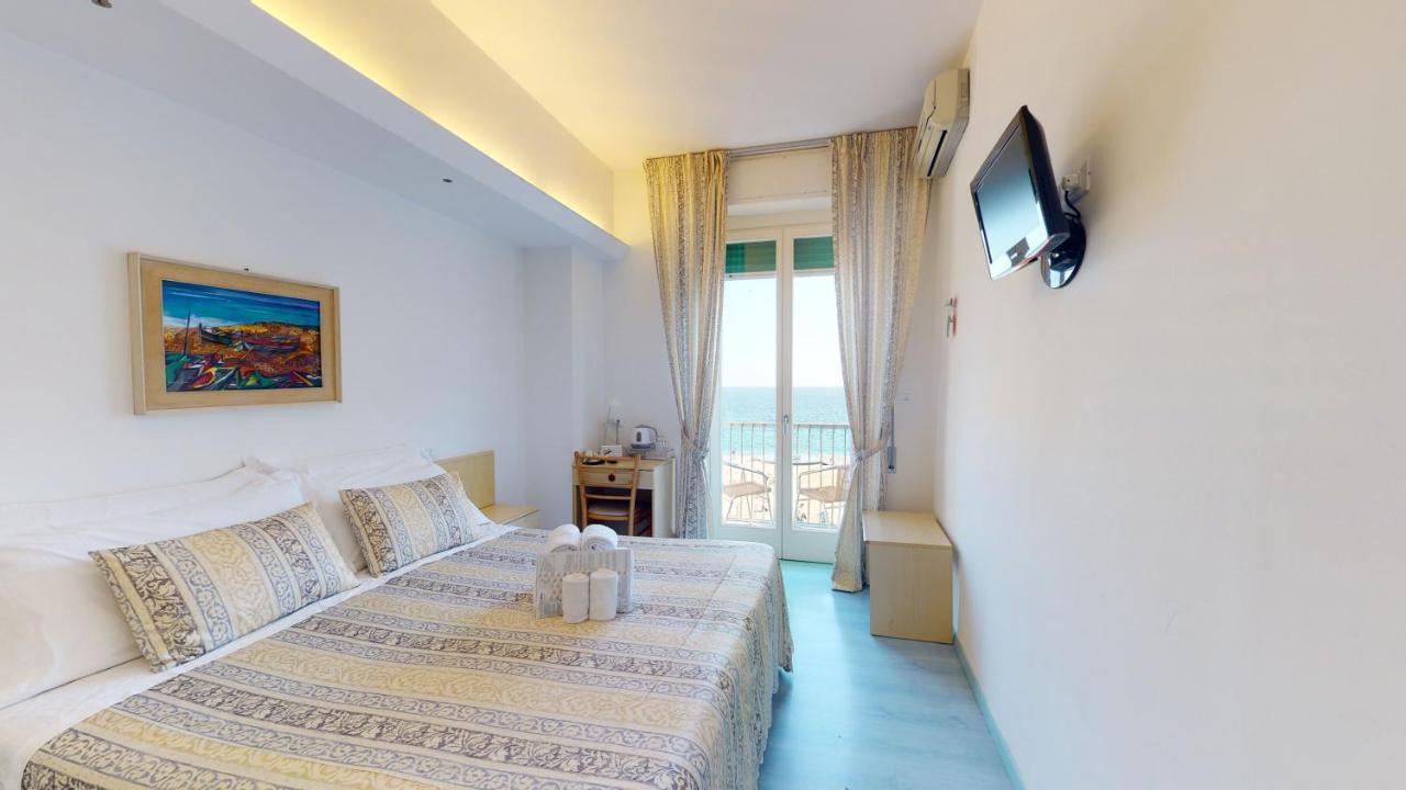 Hotel Ligure Споторно Екстериор снимка