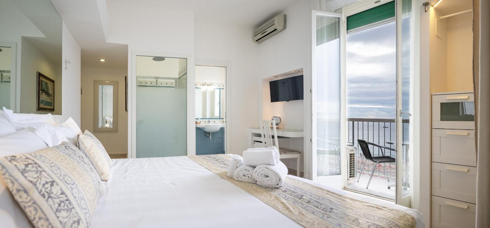 Hotel Ligure Споторно Екстериор снимка
