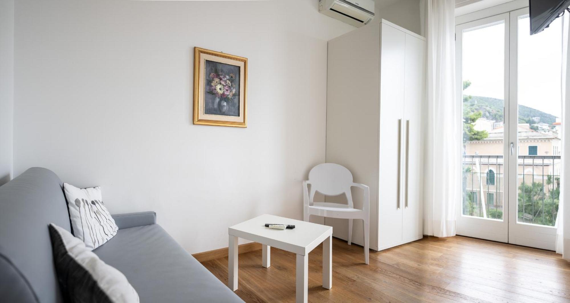 Hotel Ligure Споторно Екстериор снимка
