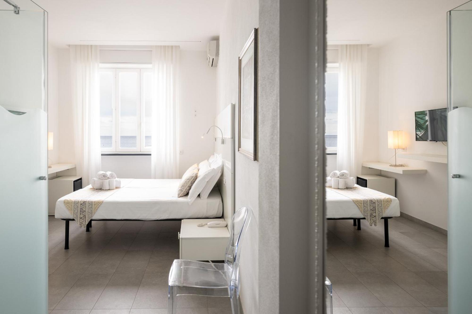 Hotel Ligure Споторно Екстериор снимка