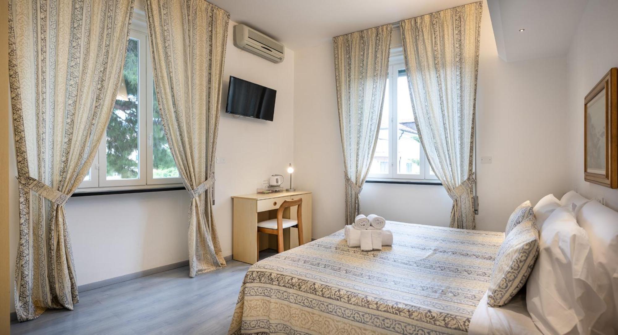 Hotel Ligure Споторно Екстериор снимка