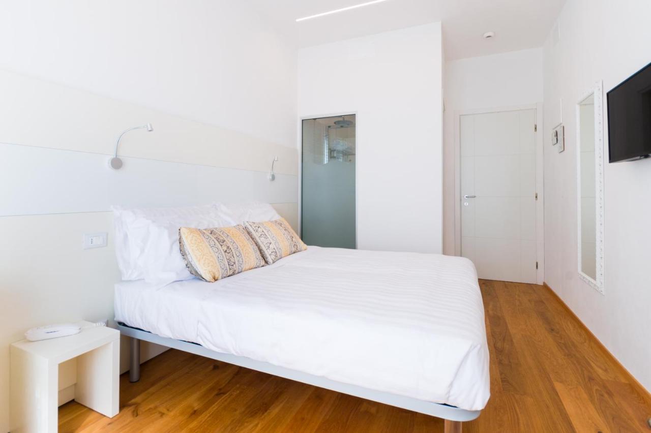 Hotel Ligure Споторно Екстериор снимка