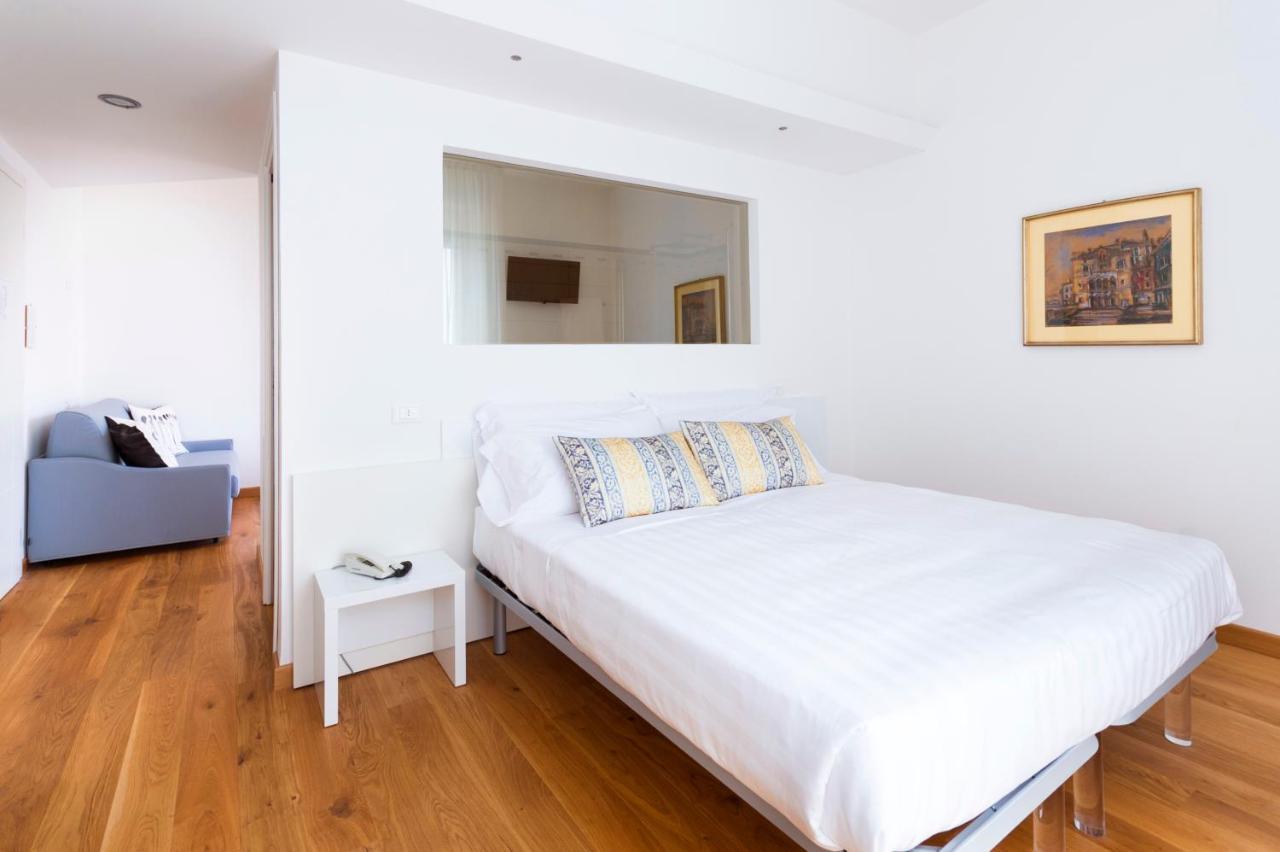 Hotel Ligure Споторно Екстериор снимка